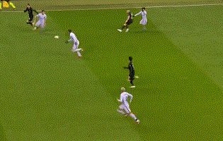 中超直播-【欧联杯】费兰·托雷斯扳平 巴萨客平10人法兰克福