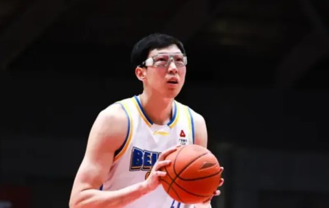 五星体育-北京66-81惨败浙江 球员评价：3人及格，6人低迷|浙江队|陈盈骏|张才仁|翟晓川|周琦_新浪体育_新浪新闻