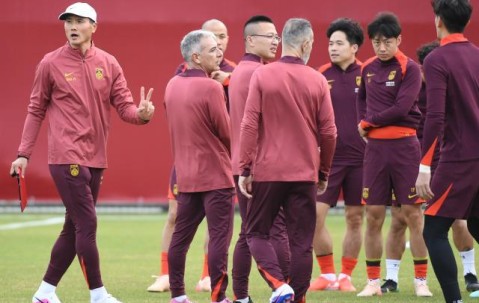 五星体育-专访邵佳一：像造房子一样打造国足 会看状态选人