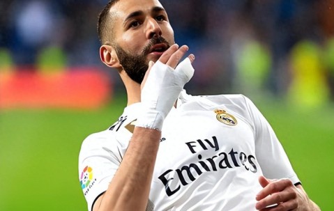 上海体育-恭喜申花！终于找到两位新外援的使用说明书，如今他们已携手爆发|上海申花|阿苏埃|中超|西乙|斯卢茨基_新浪新闻